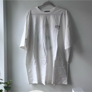 Hyein Seo white oversized tee